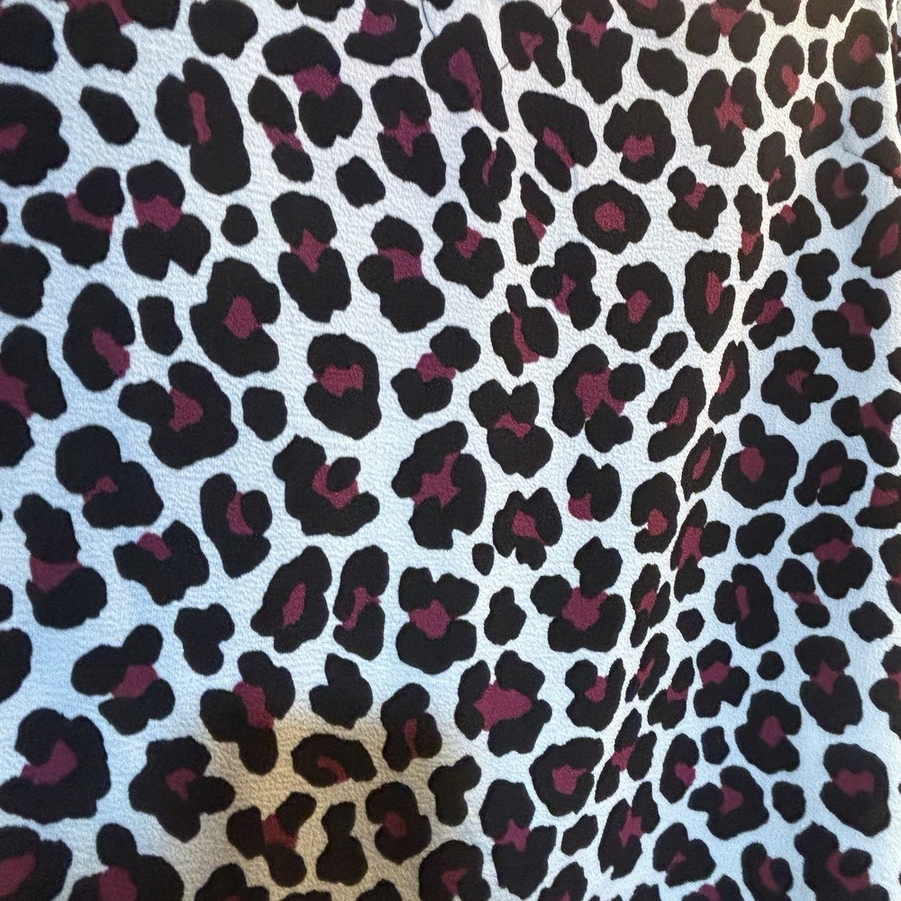 Michael Kors Animal Print Pullover Blouse Top Shirt Size Medium V-Neck Career - Picture 7 of 11
